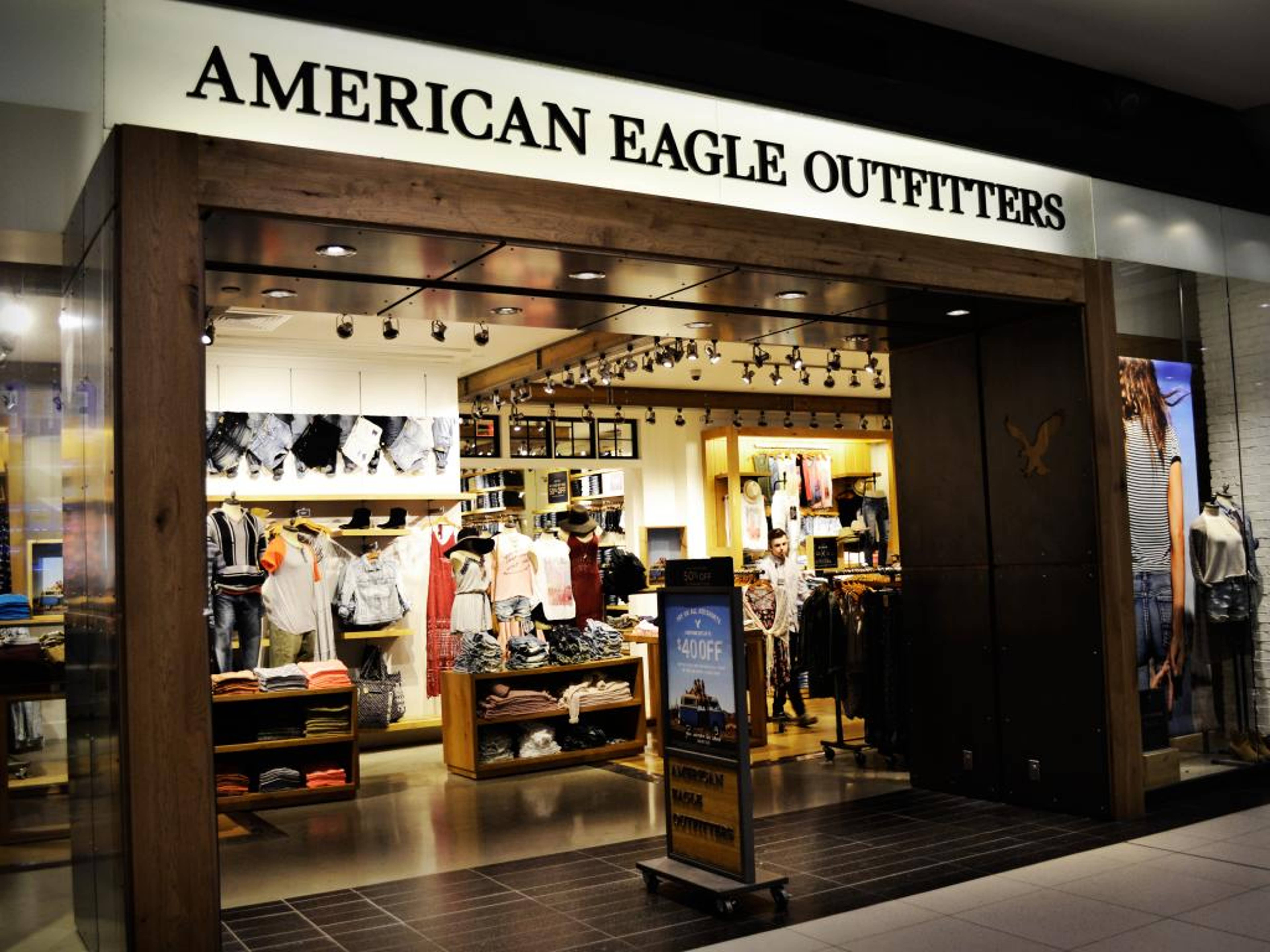 Barron&#39;s Picks And Pans: American Eagle Outfitters, Chevron, Grocery Outlet And More