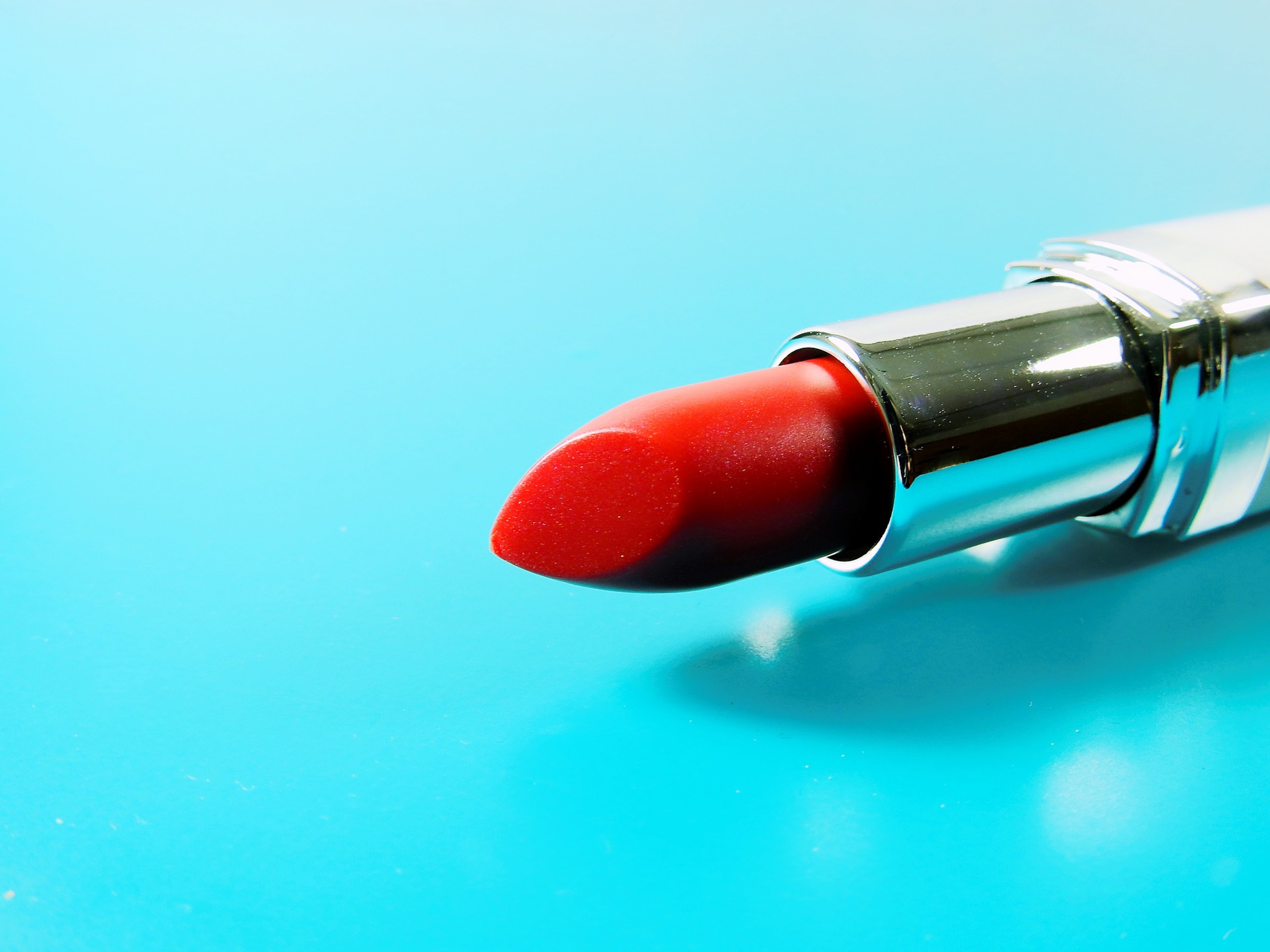 2 Estee Lauder Analysts Issue Upgrades After Q4 Miss: &#39;It Makes Sense To Look Longer-Term&#39;