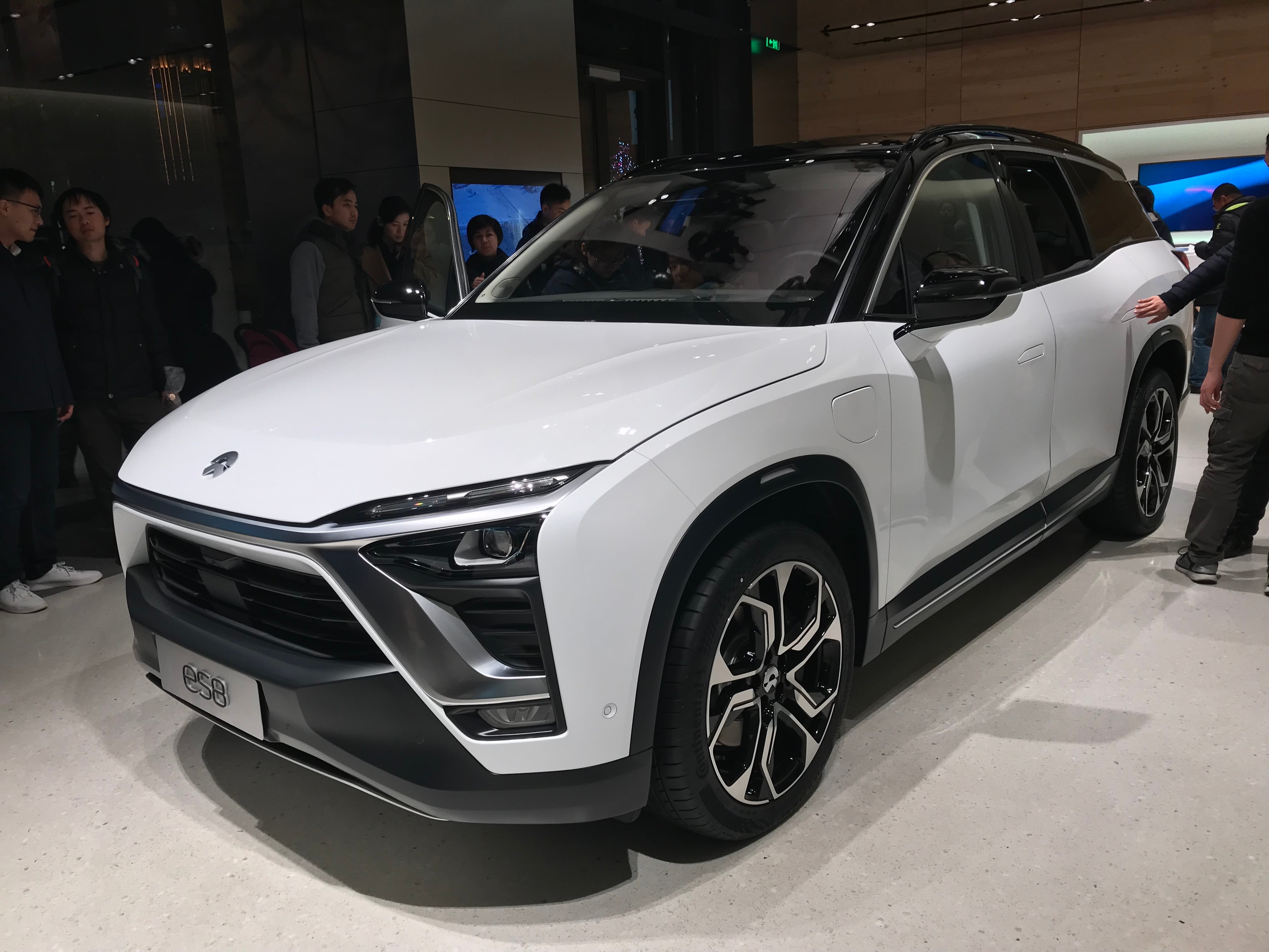 Nio Inc Nyse Nio Tesla Motors Inc Nasdaq Tsla Nio Es8 Accident Rekindles Concerns Over Safety With Smart Evs In China Benzinga