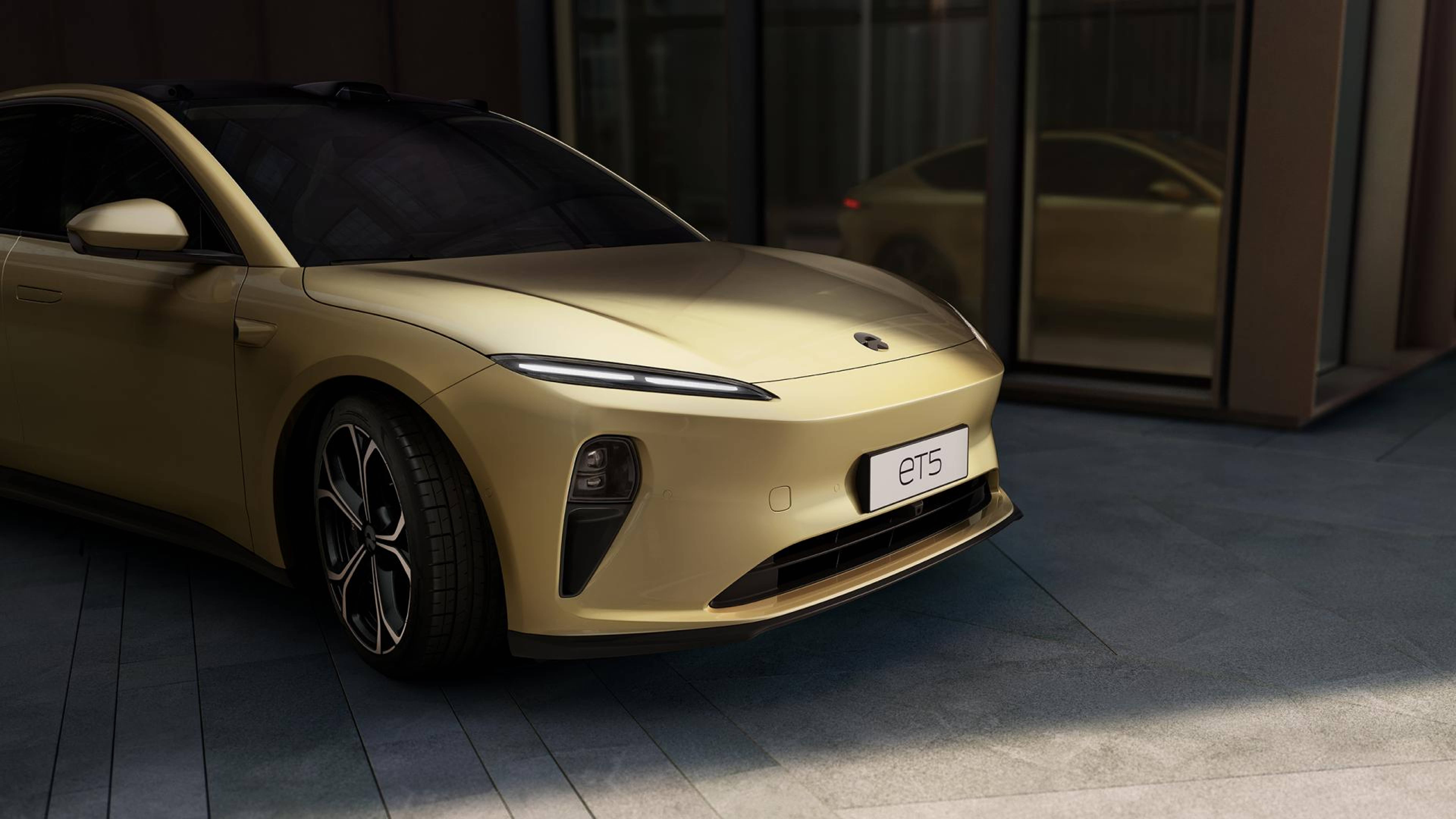 Nio Analyst Sees Opportunities In 2022 And Beyond; So Why Is He Halving The Price Target?