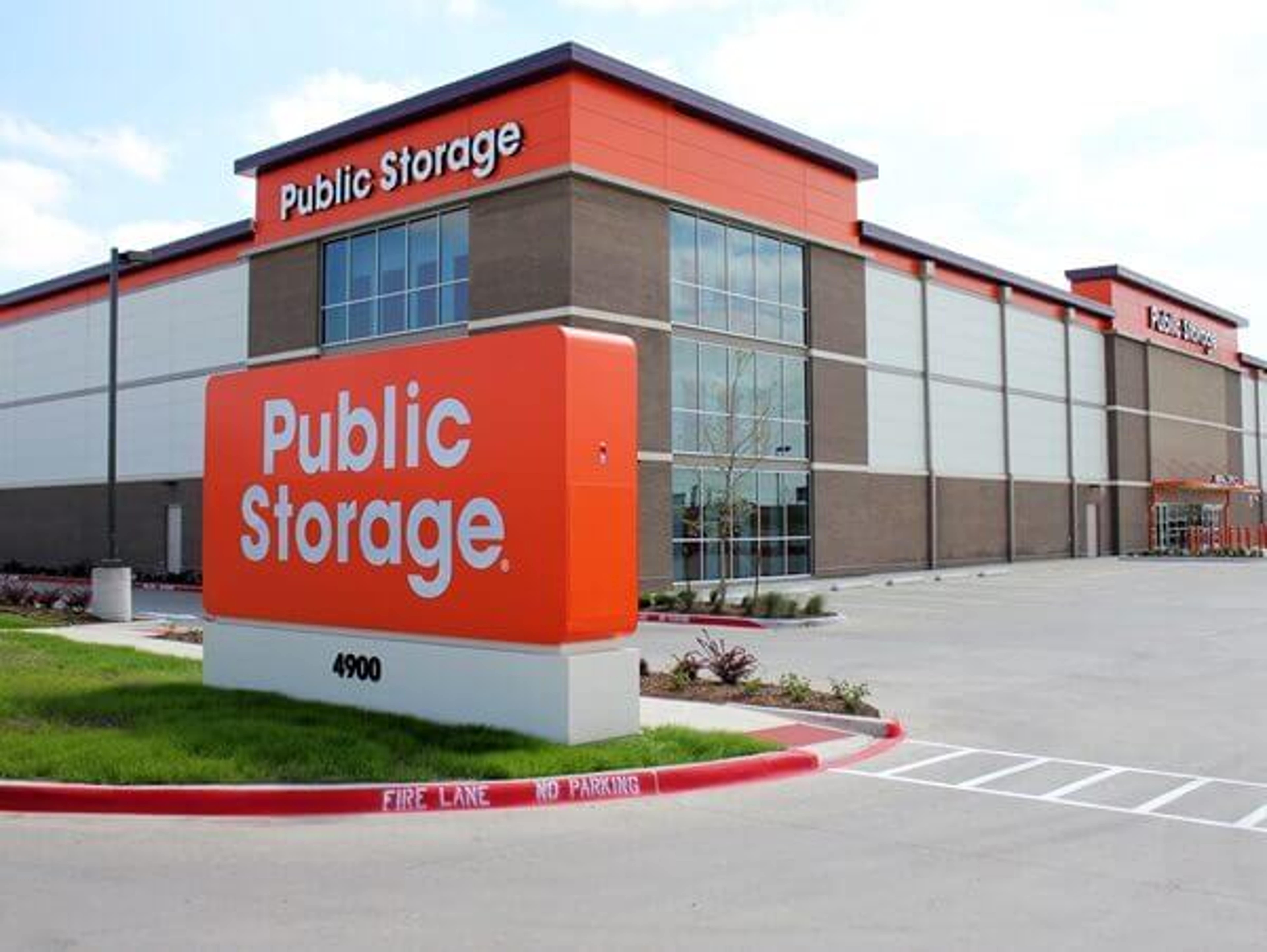 Elliott Seeks 6 Directors On Public Storage Board After Acquiring Substantial Stake