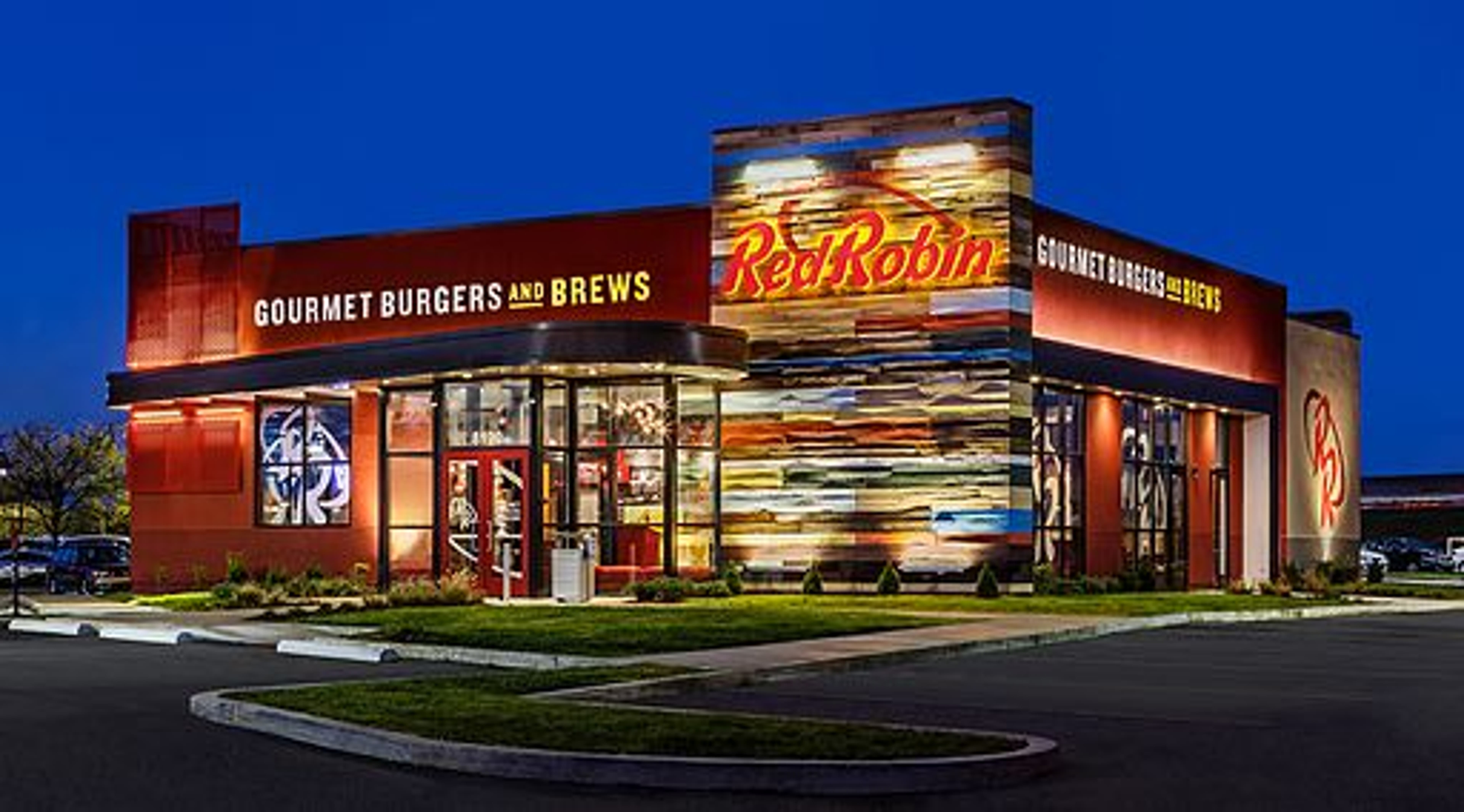 Red Robin Jumping Into Chicken Sandwich Craze Via A Ghost Kitchen: Report