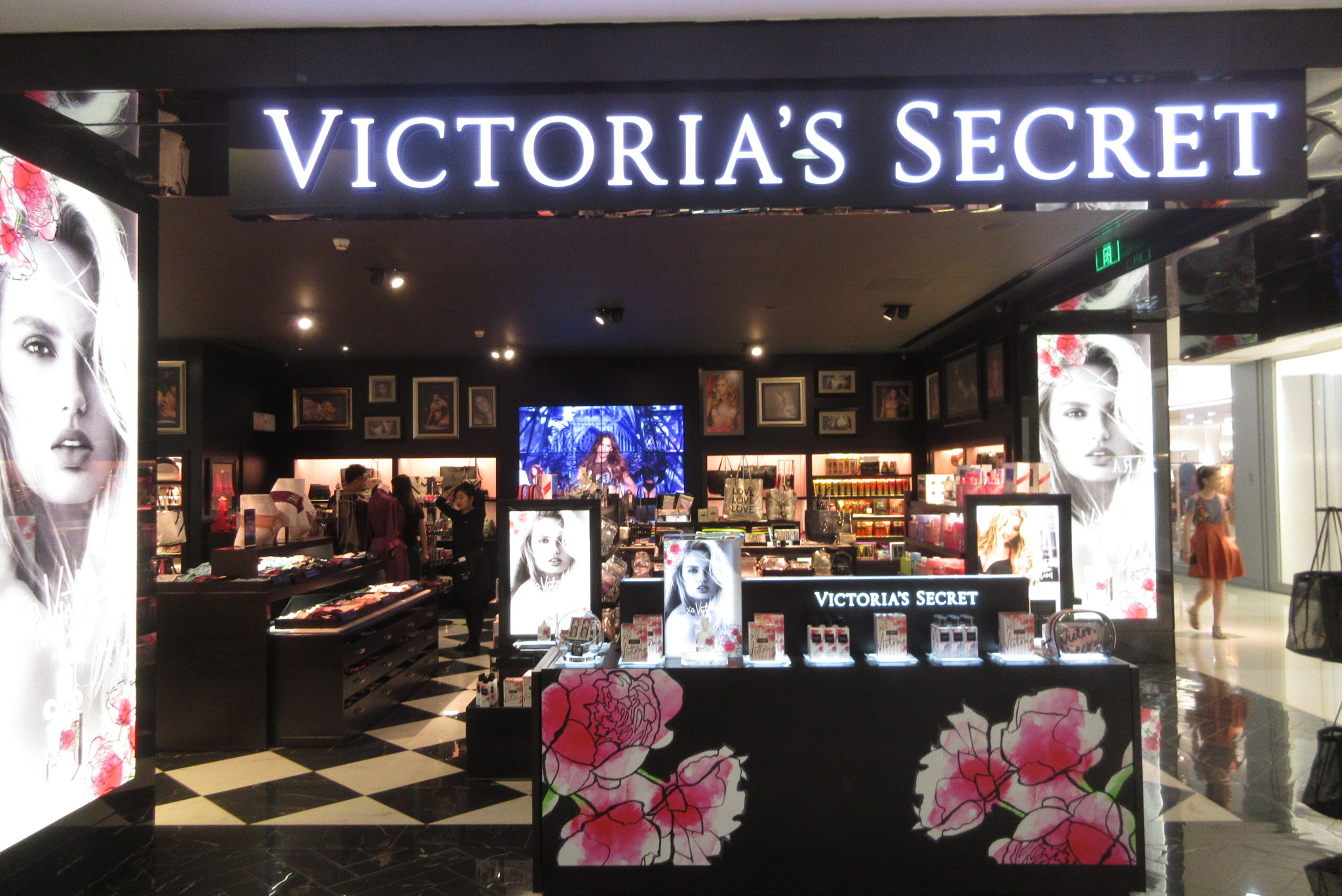 L Brand&#39;s Victoria&#39;s Secret Seeks To Raise $500M Via Private Debt Offering