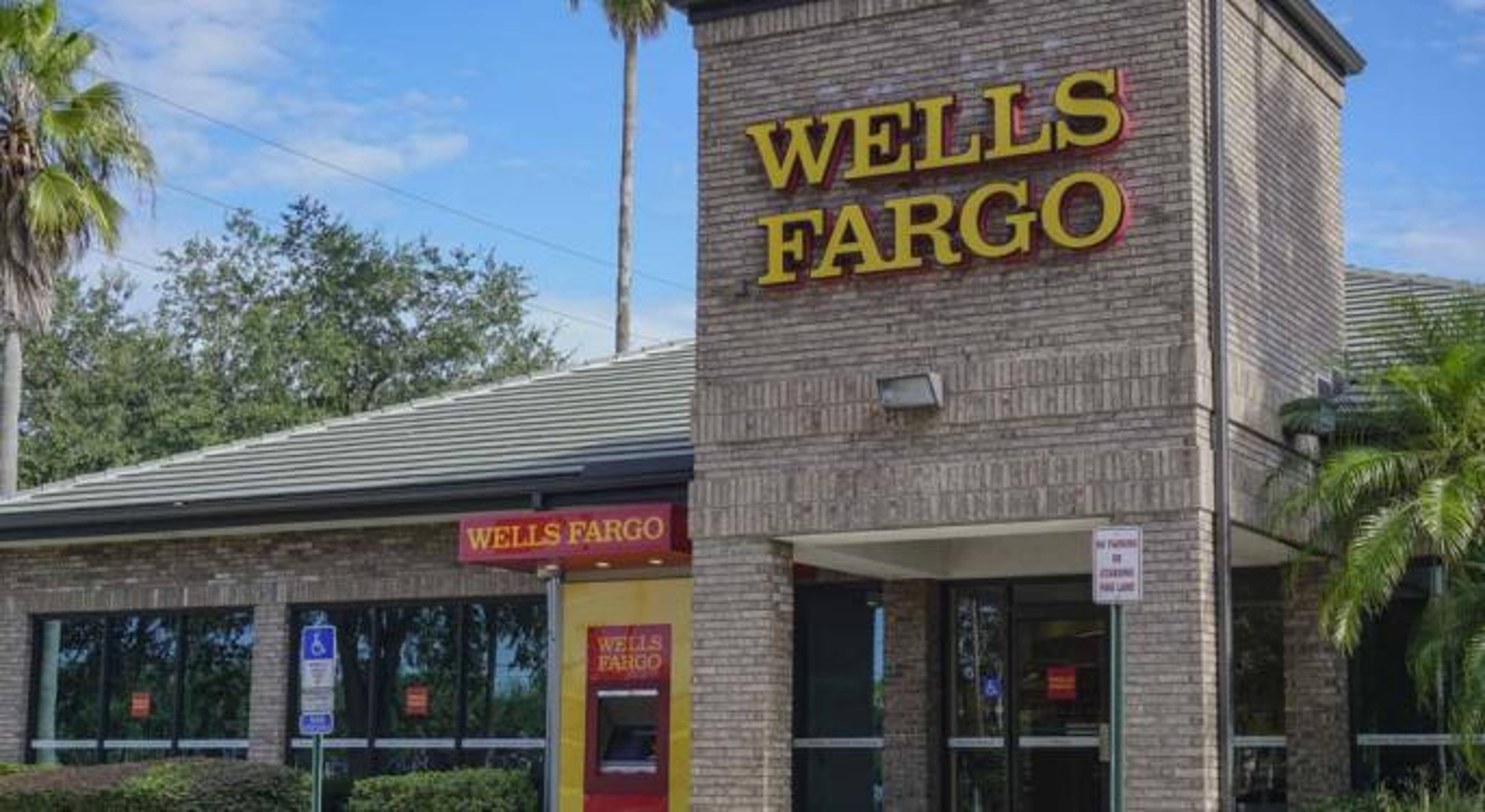 Wells Fargo, JPMorgan Customers Push Banks To Release Stimulus Payments Early