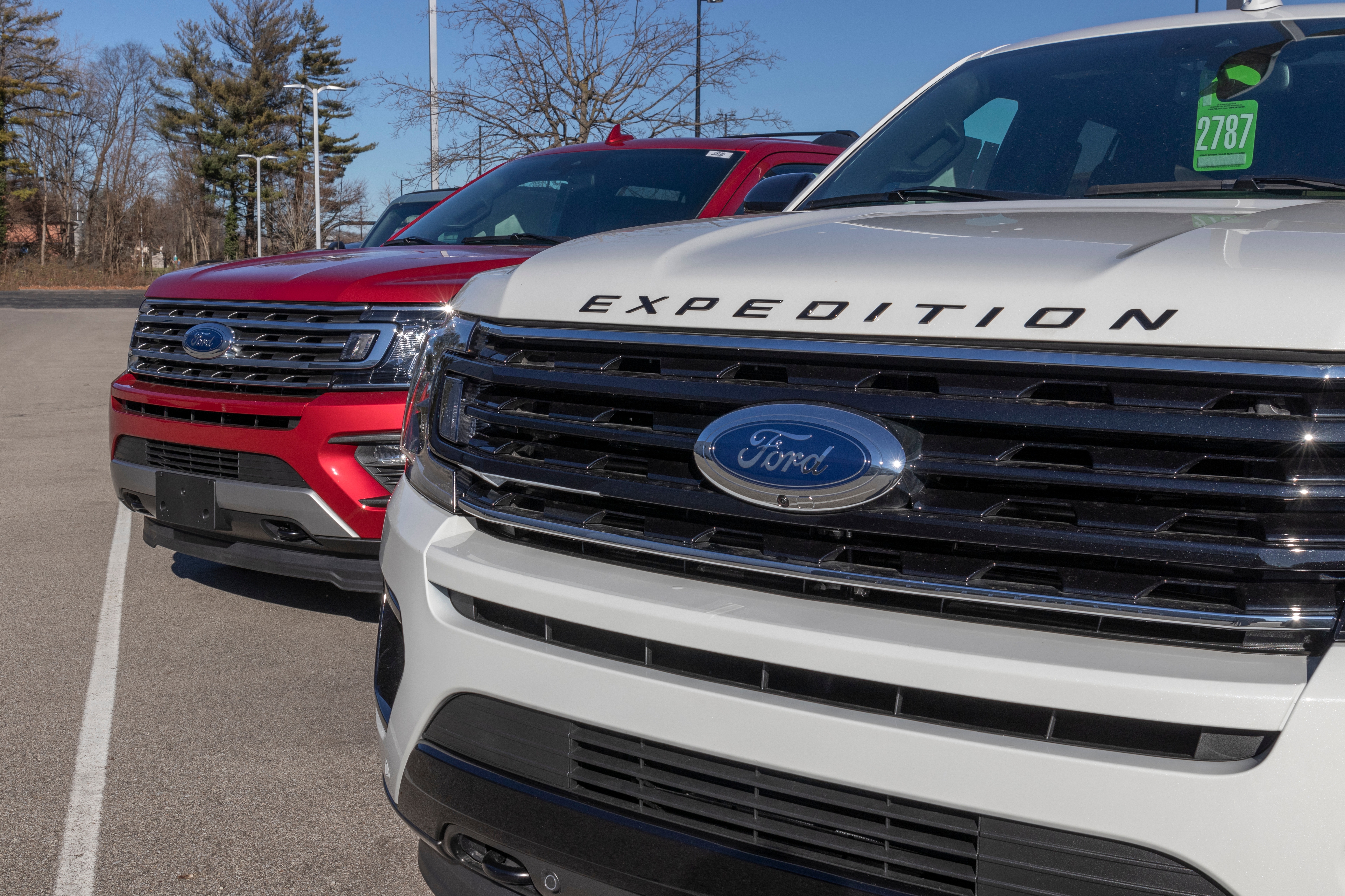 Ford Recalls Over 39,000 Expedition, Navigator SUVs Over Fire Risk, One Injury