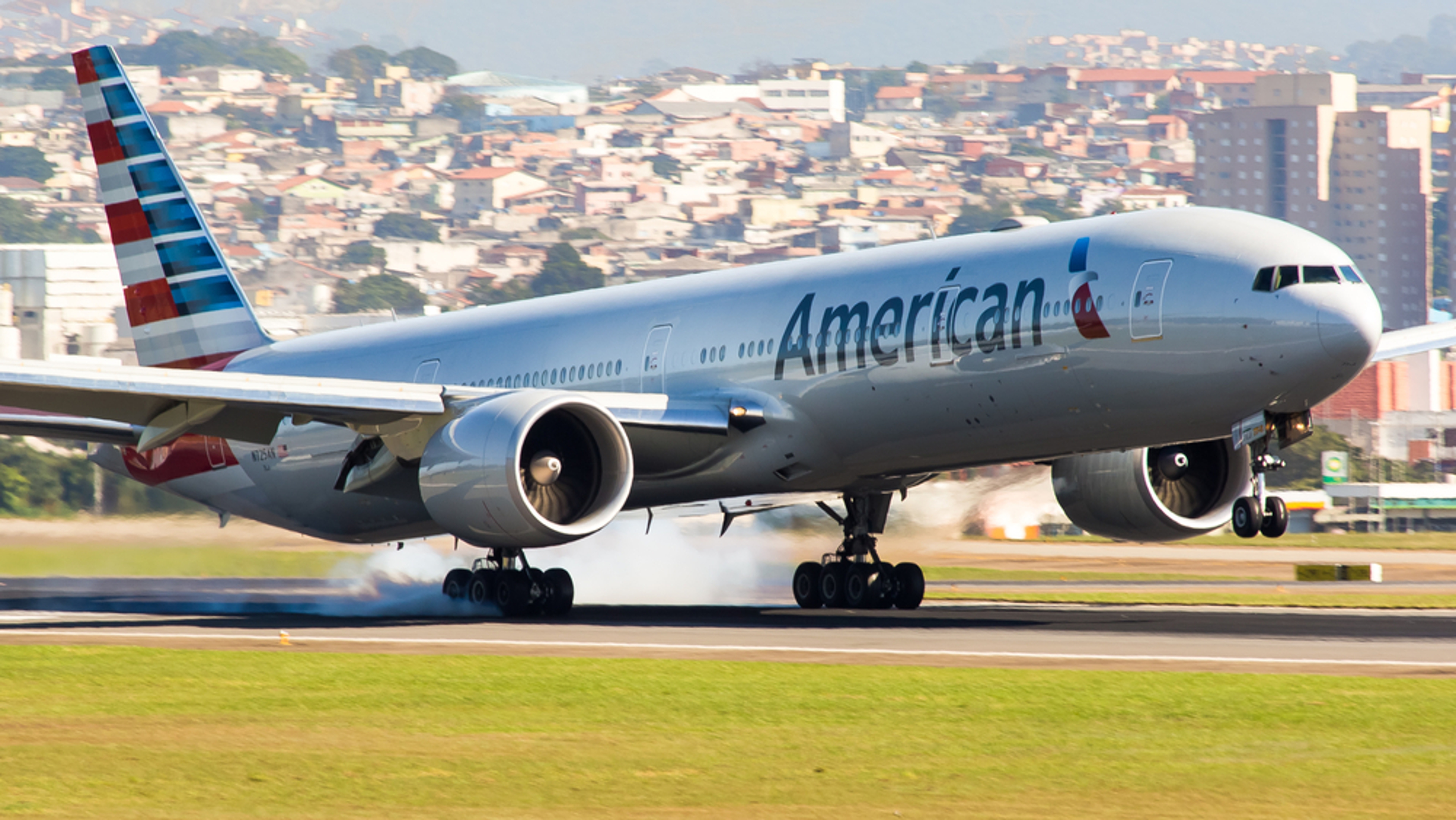 American Airlines Bulls, Bears Battle Over This Level: Where Will The Stock Land?