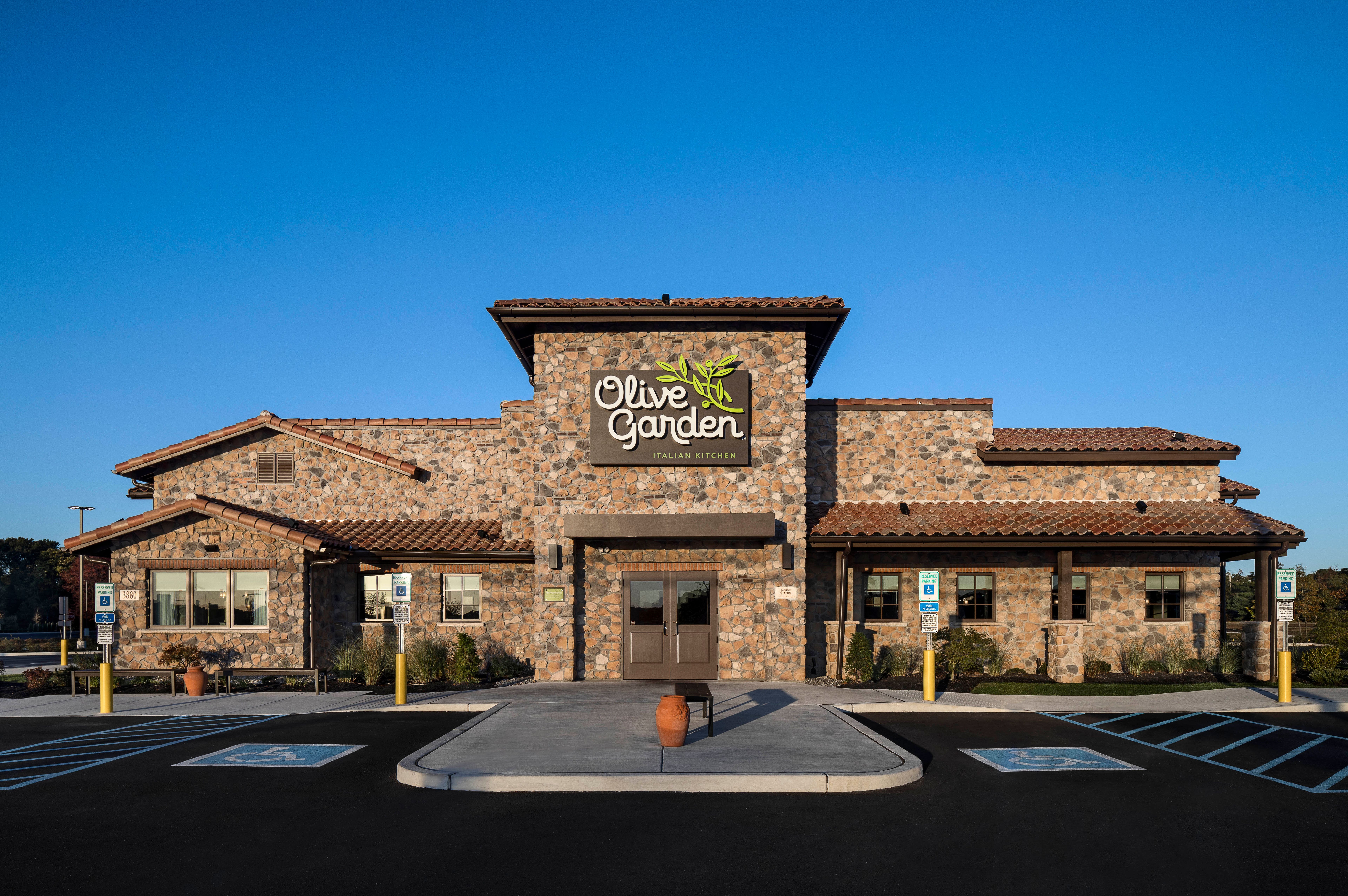 Why Darden Restaurants Stock Is On The Move Today
