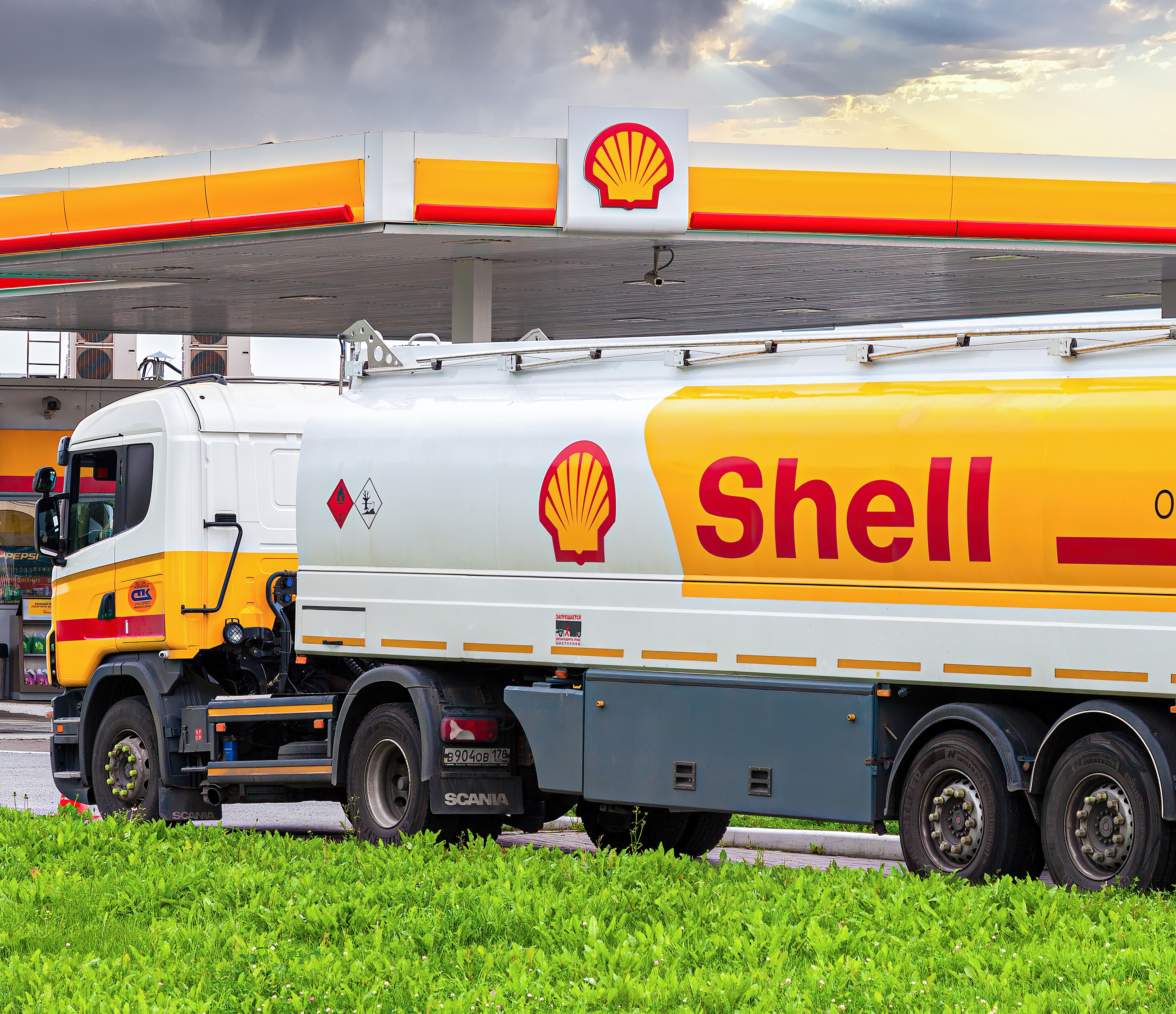 Oil Giant Shell Breaks Profit Records And Wants To Buy Back $6B Of Its Shares