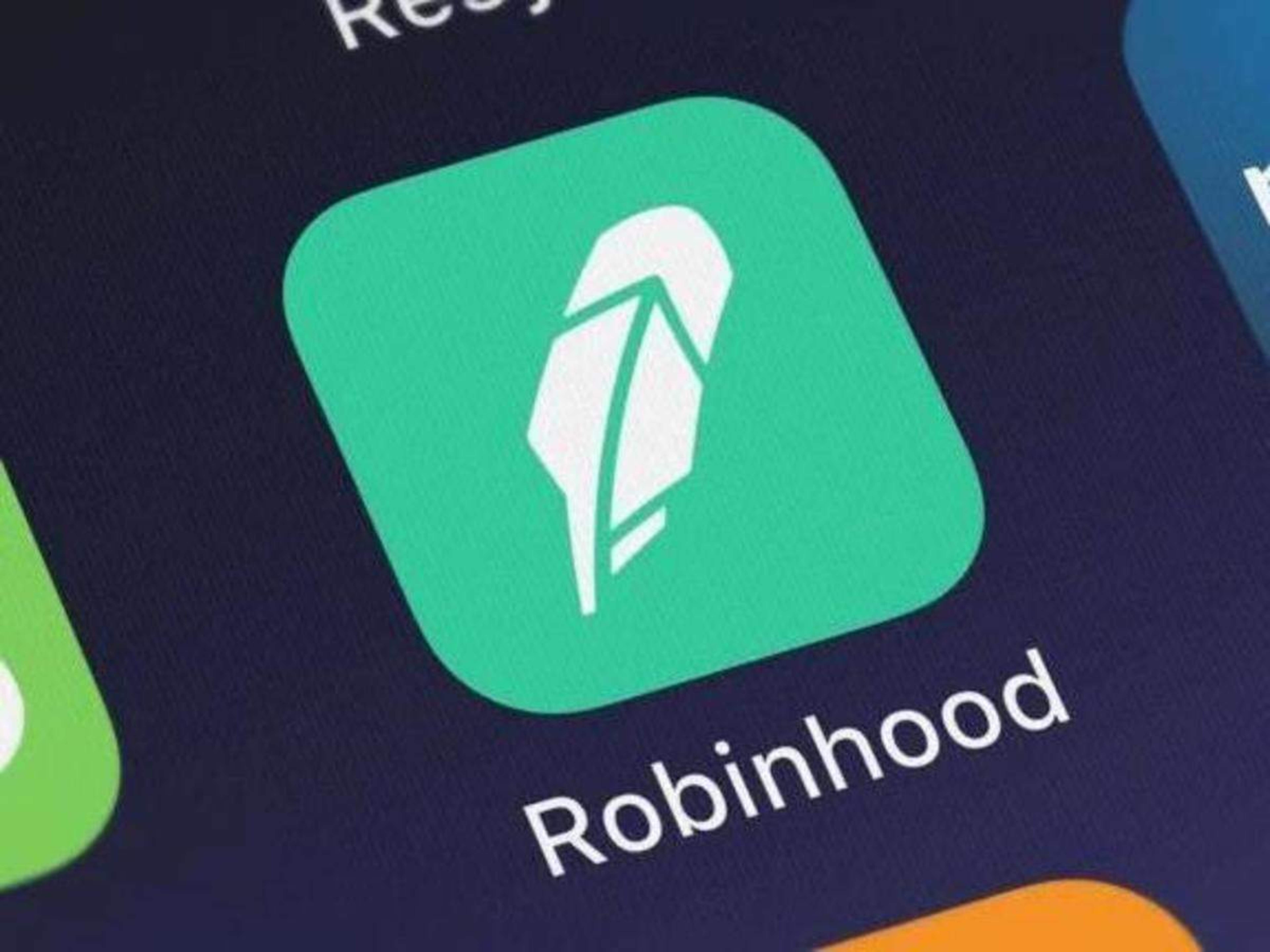 Robinhood, Procter &amp; Gamble And 3 Other Big Stocks Insiders Are Selling
