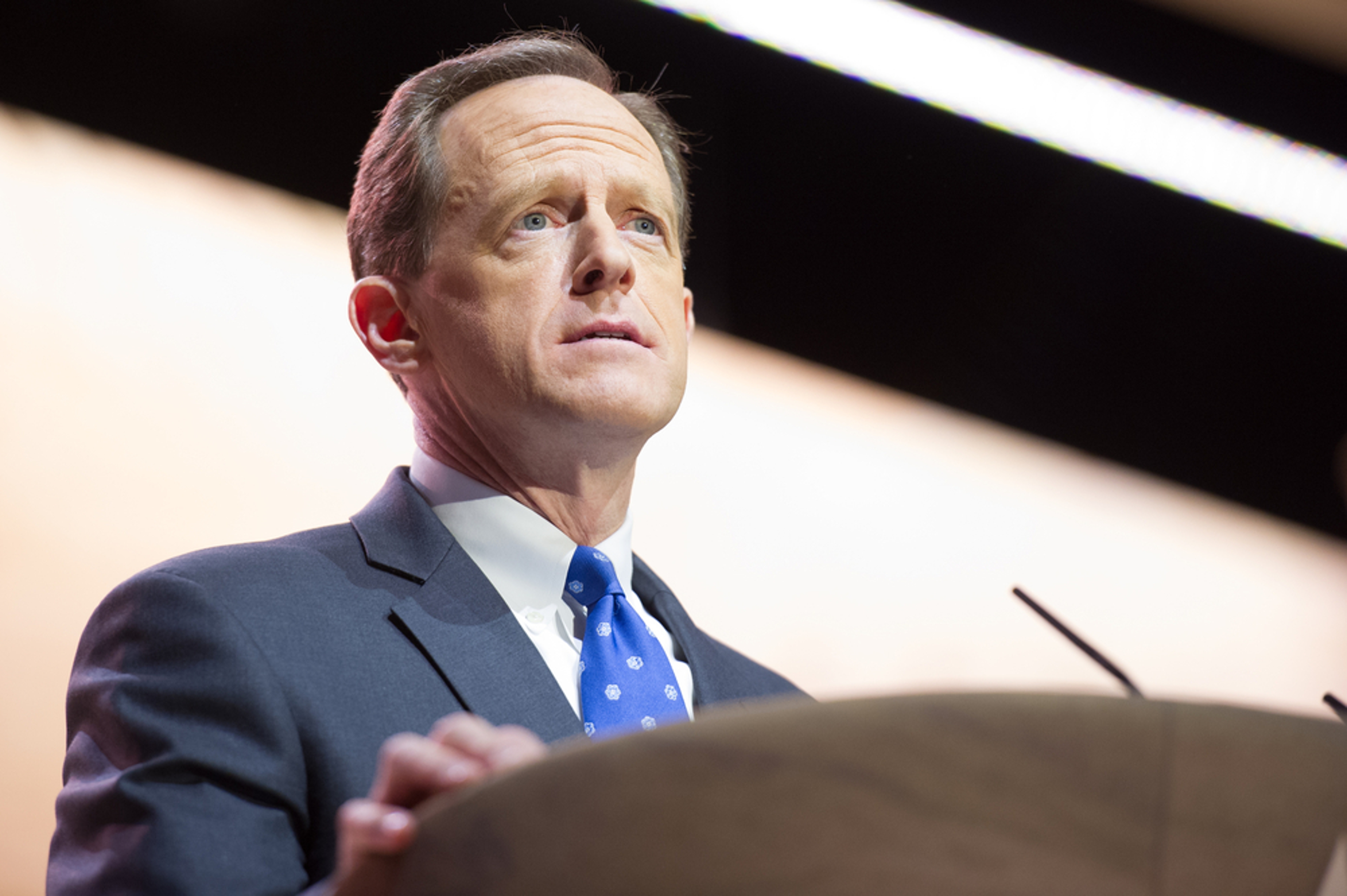 Pro-Crypto Senator Pat Toomey Submits Bill to Regulate Stablecoins Ahead Of Retirement