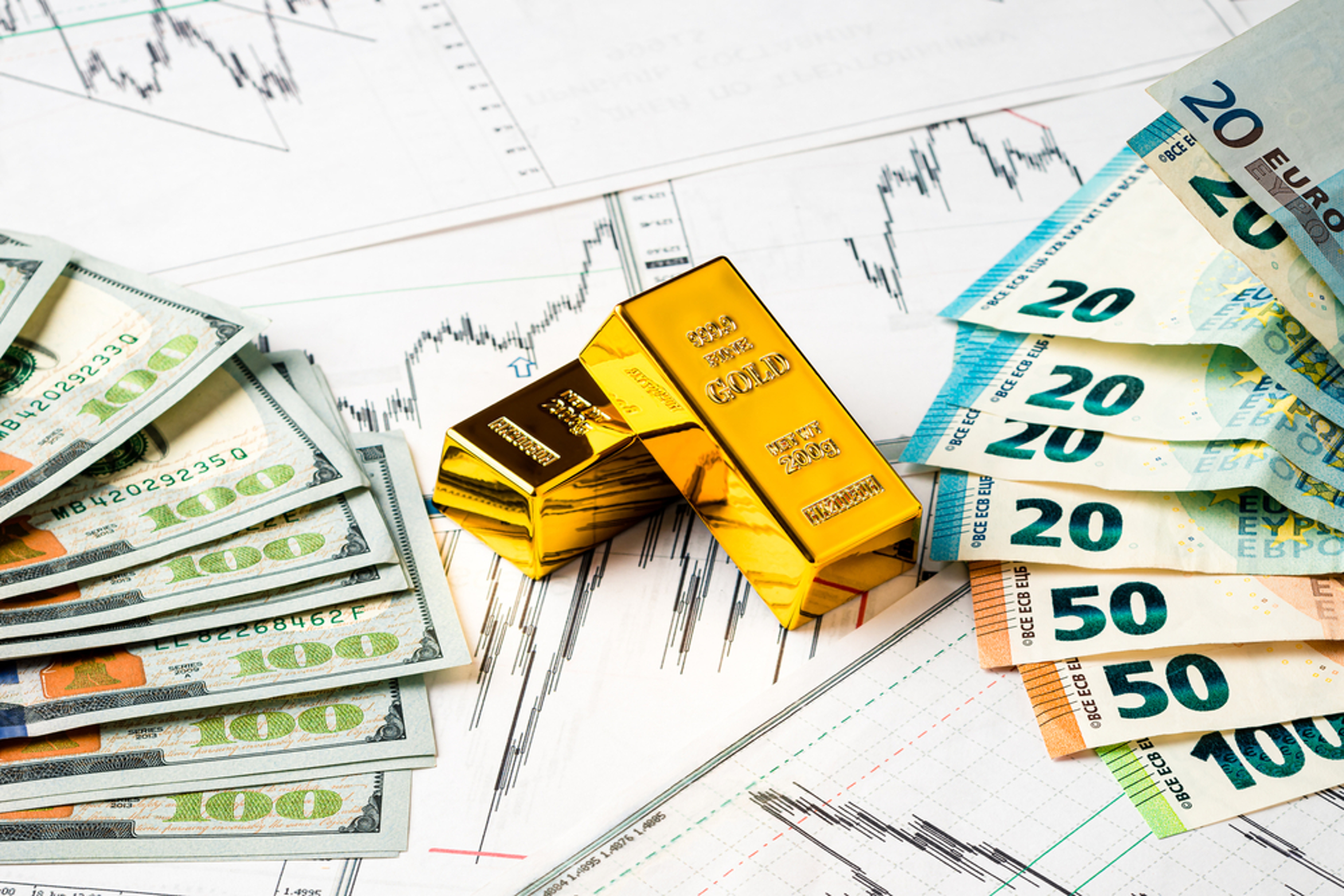 BofA Chief Strategist Calls For A 20% US Dollar Selloff, Turns Bullish On Gold And The Euro