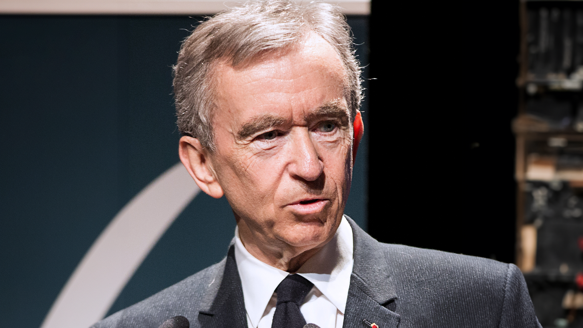 Here's Why Bernard Arnault Has Ditched His Plans To Build A Luxury Hotel In  Beverly Hills - LVMH (OTC:LVMHF) - Benzinga