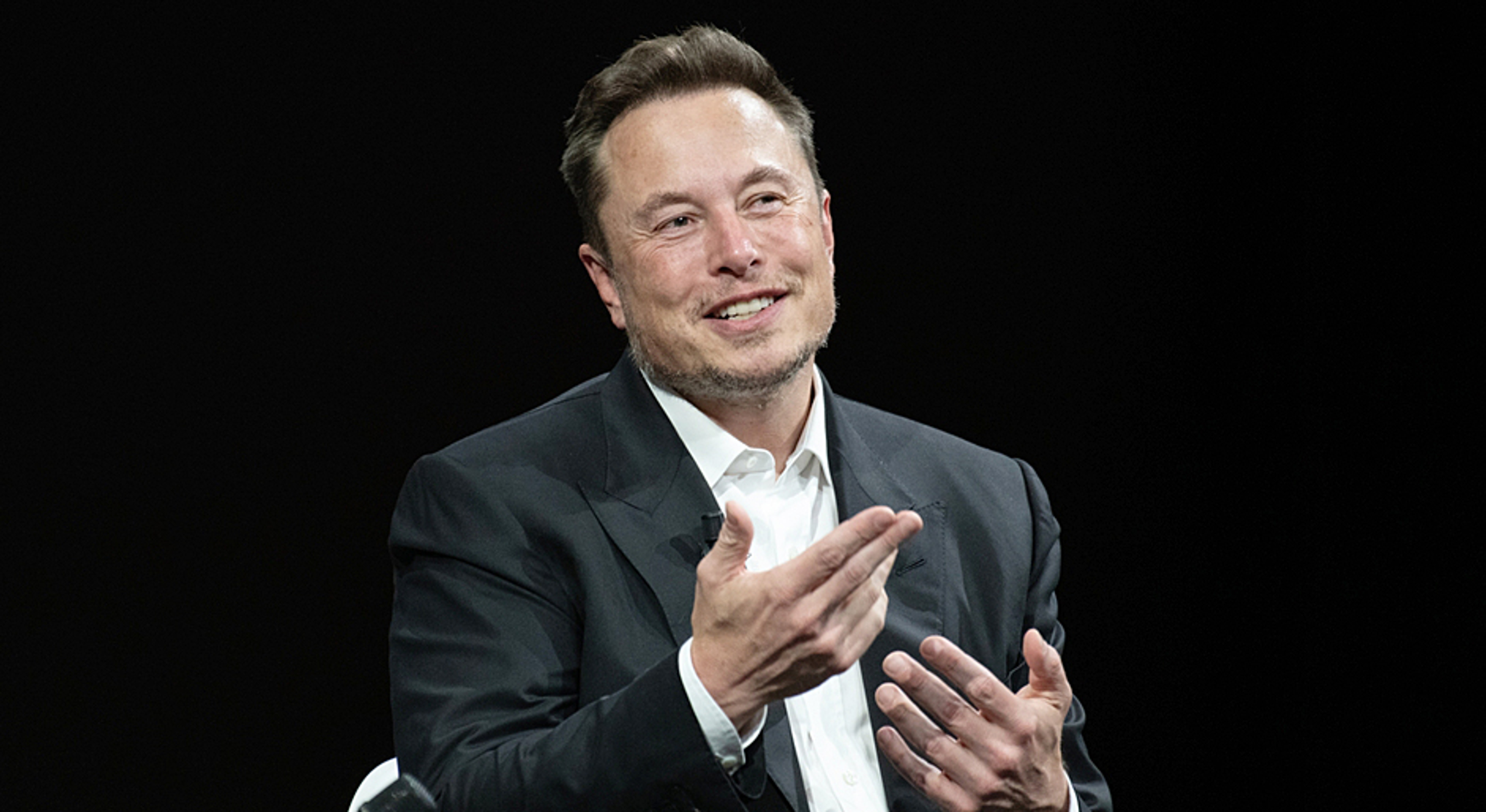 Elon Musk Warns People&#39;s Credit Card Debt Is &#39;Scary&#39; — Americans Now Owe Record-Breaking $1 Trillion To Credit Card Companies