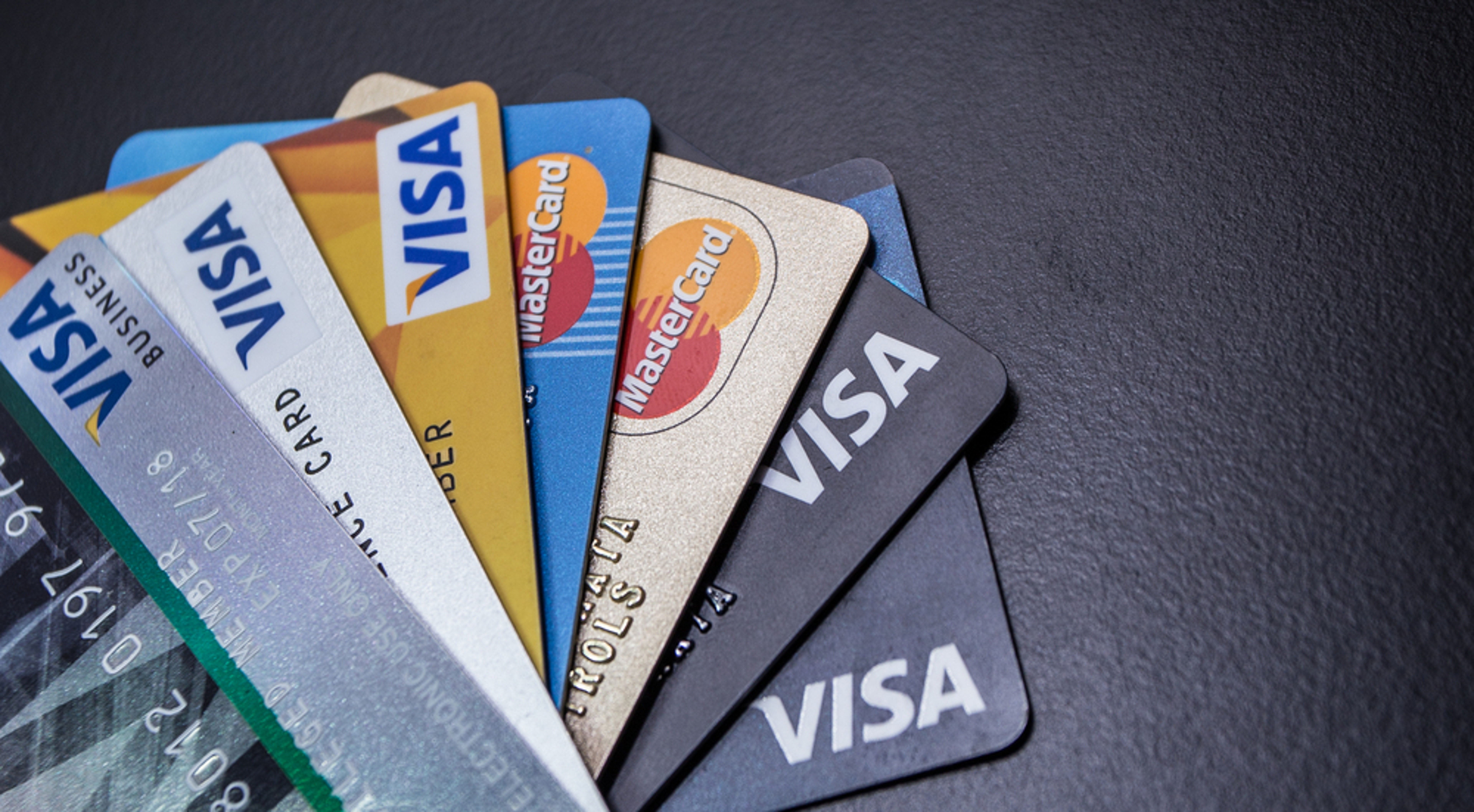 Should You Get A Credit Card In India? Advantages and Disadvantages