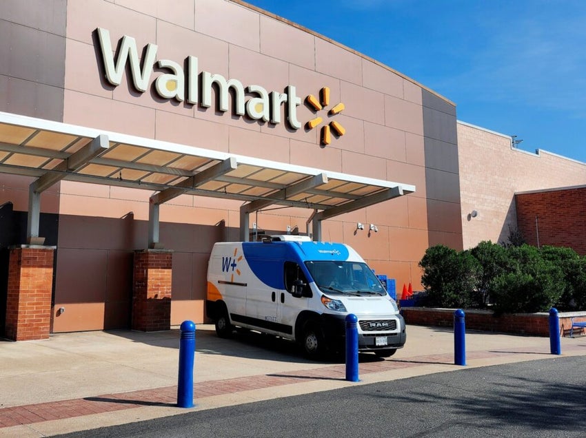 Walmart,Van,Parked,In,Front,Of,Walmart,Store,,Manassas,,Virginia,
