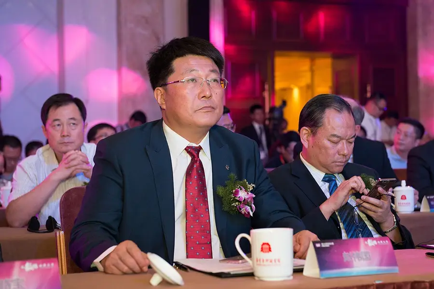 Unigroup-0520-900x600-1