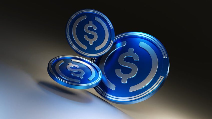 Usdc,Logo,And,Coins,On,Dark,Background.,Metallic.,3d,Render