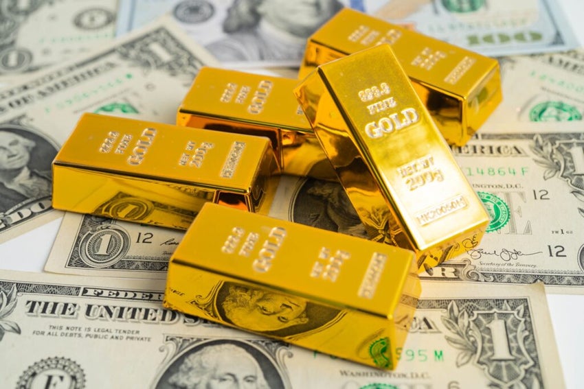 Gold,Bar,On,Us,Dollar,Banknotes,,Finance,And,Economy.