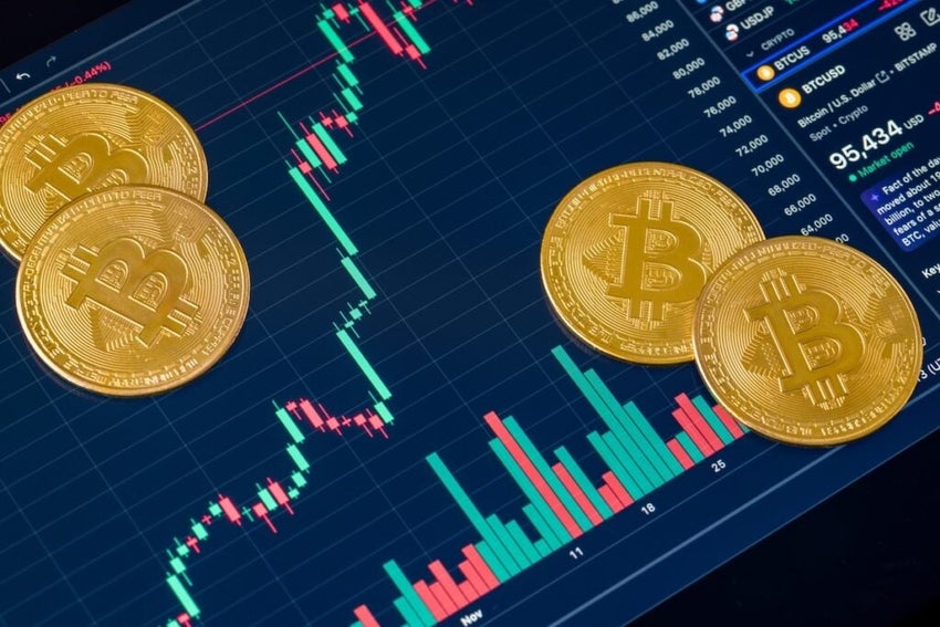 Antalya,,Turkey,-,December,4,,2024:,Bitcoin,And,Cryptocurrency,Investment